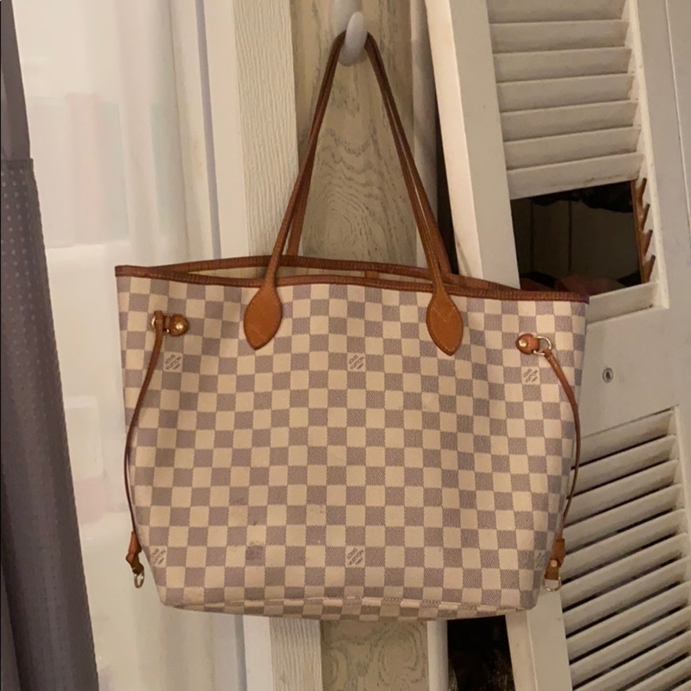 Louis Vuitton never full